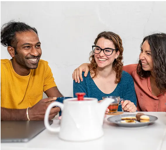 universitary-students-in-a-cafe-having-breakfast-